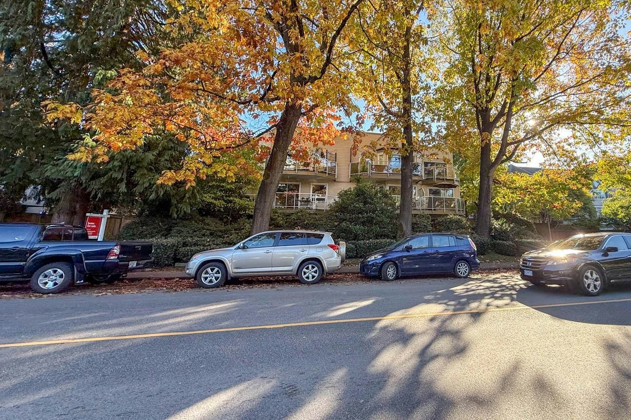 304-827 W 16th, North Vancouver, BC, V7P 1R2 - 2