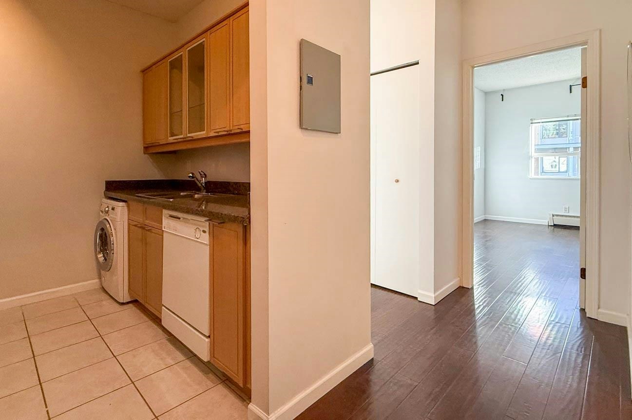 304-827 W 16th, North Vancouver, BC, V7P 1R2 - 7