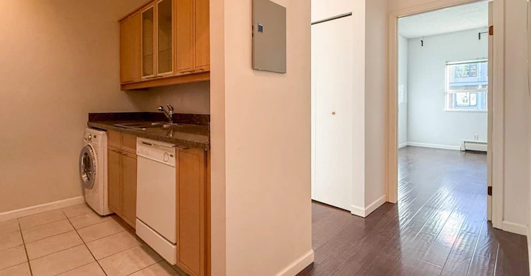 304-827 W 16th, North Vancouver, BC, V7P 1R2 - 7