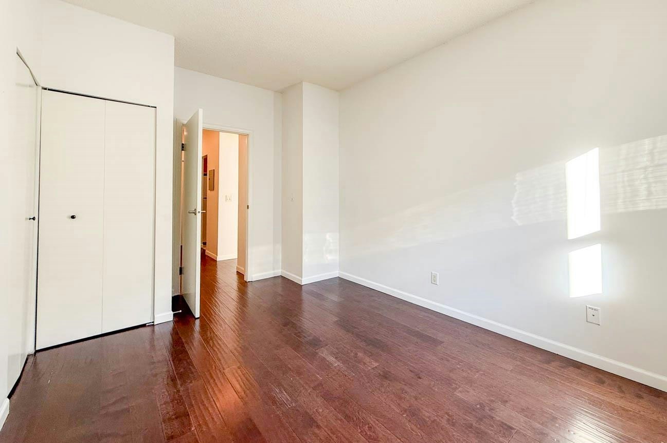 304-827 W 16th, North Vancouver, BC, V7P 1R2 - 18