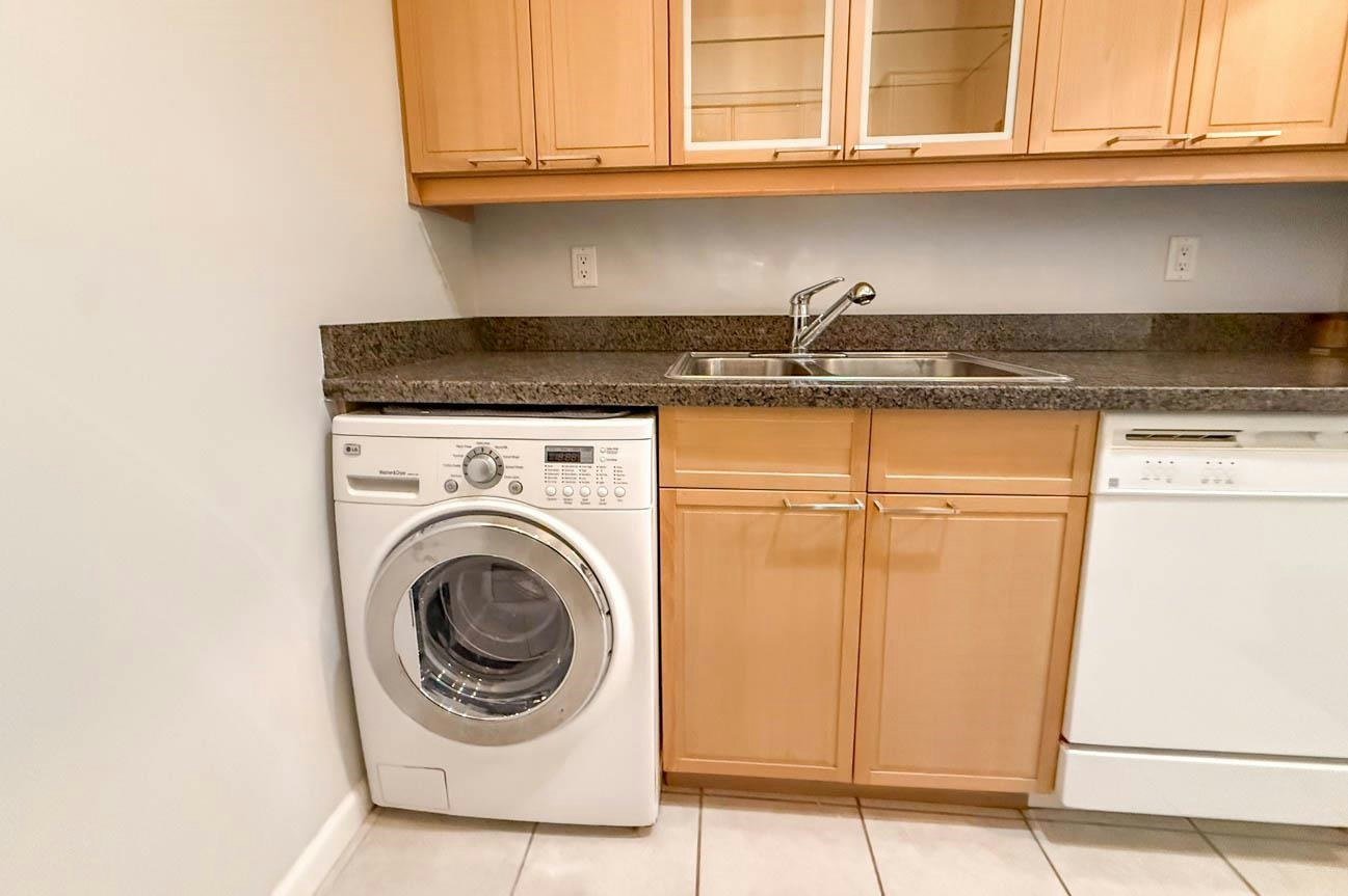 304-827 W 16th, North Vancouver, BC, V7P 1R2 - 23