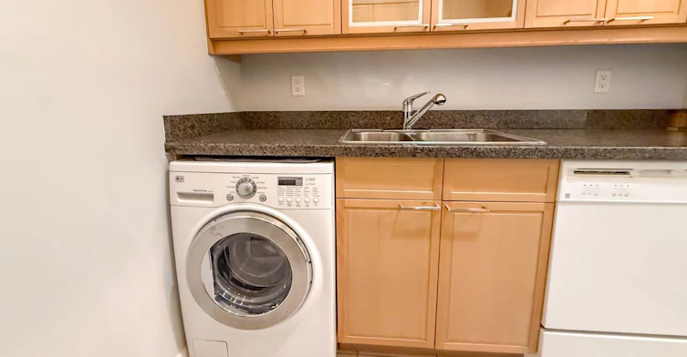 304-827 W 16th, North Vancouver, BC, V7P 1R2 - 23