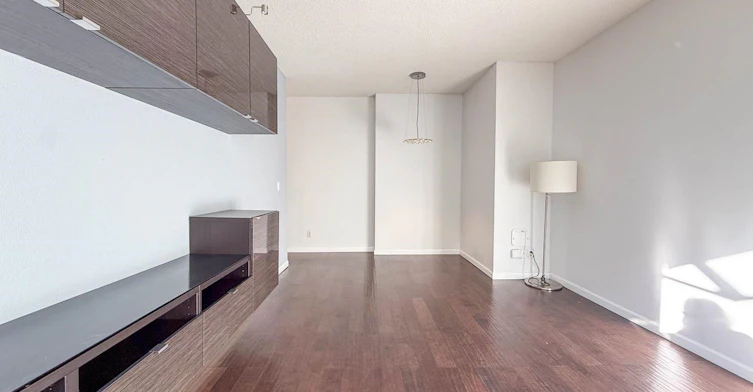 304-827 W 16th, North Vancouver, BC, V7P 1R2 - 16