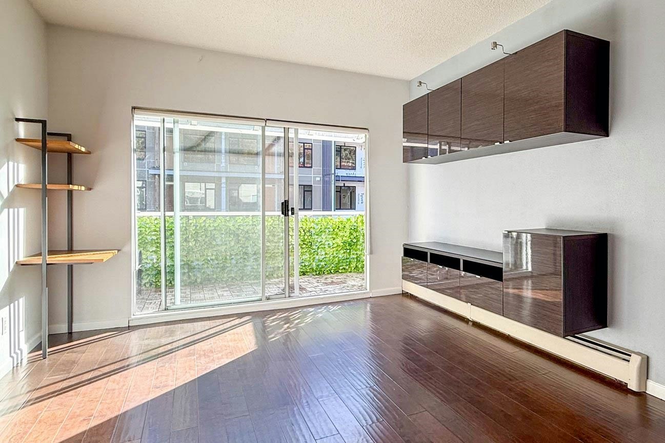 304-827 W 16th, North Vancouver, BC, V7P 1R2 - 10