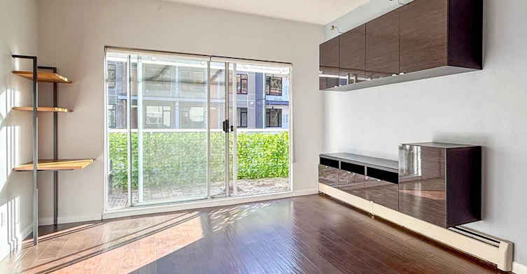 304-827 W 16th, North Vancouver, BC, V7P 1R2 - 10