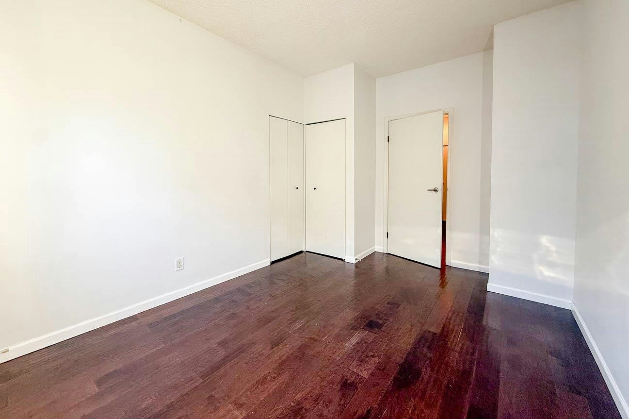 304-827 W 16th, North Vancouver, BC, V7P 1R2 - 17