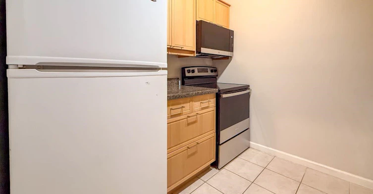 304-827 W 16th, North Vancouver, BC, V7P 1R2 - 22