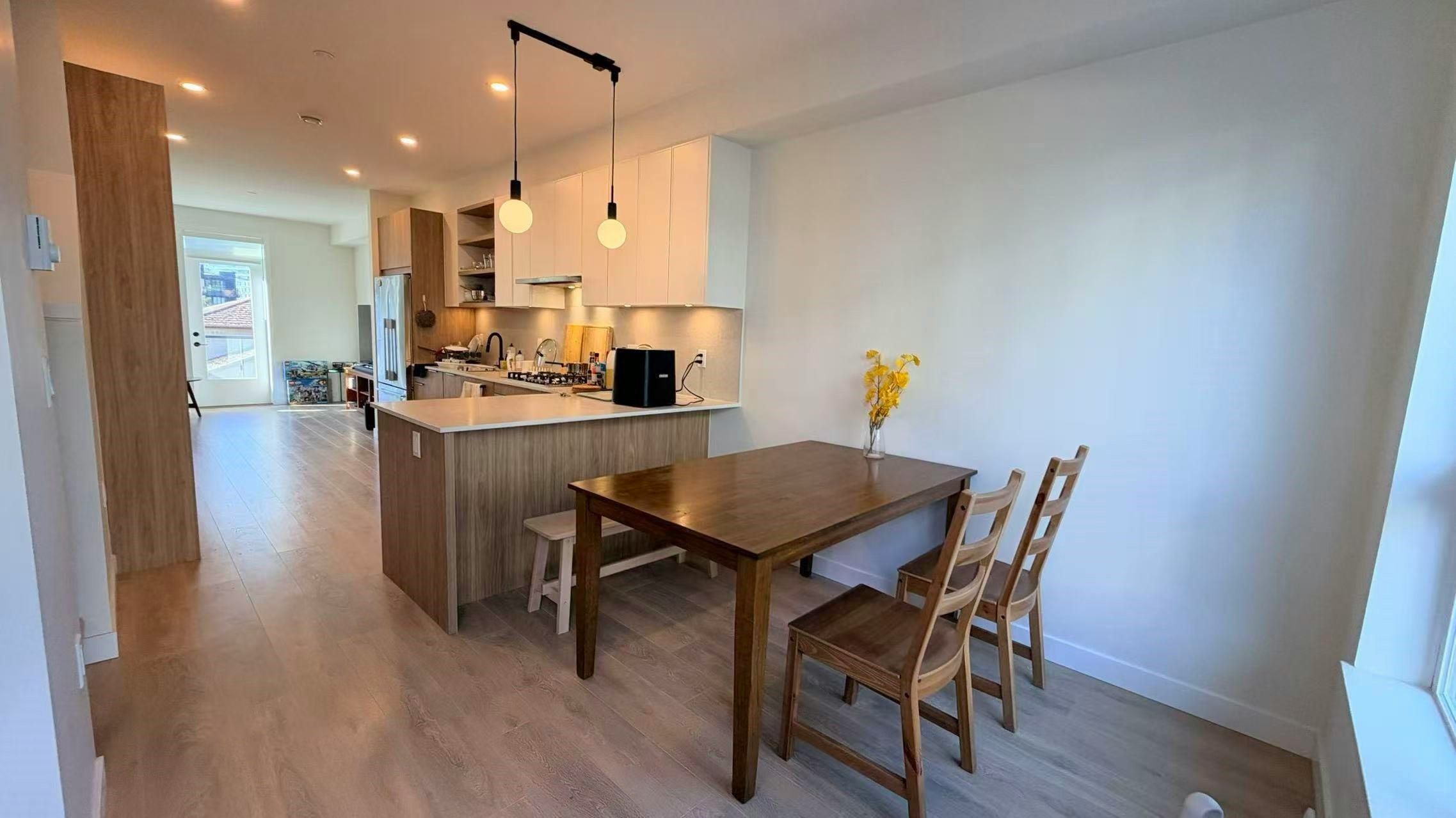 715 Ducklow Street, Coquitlam, BC, V3J 0P7 - 3
