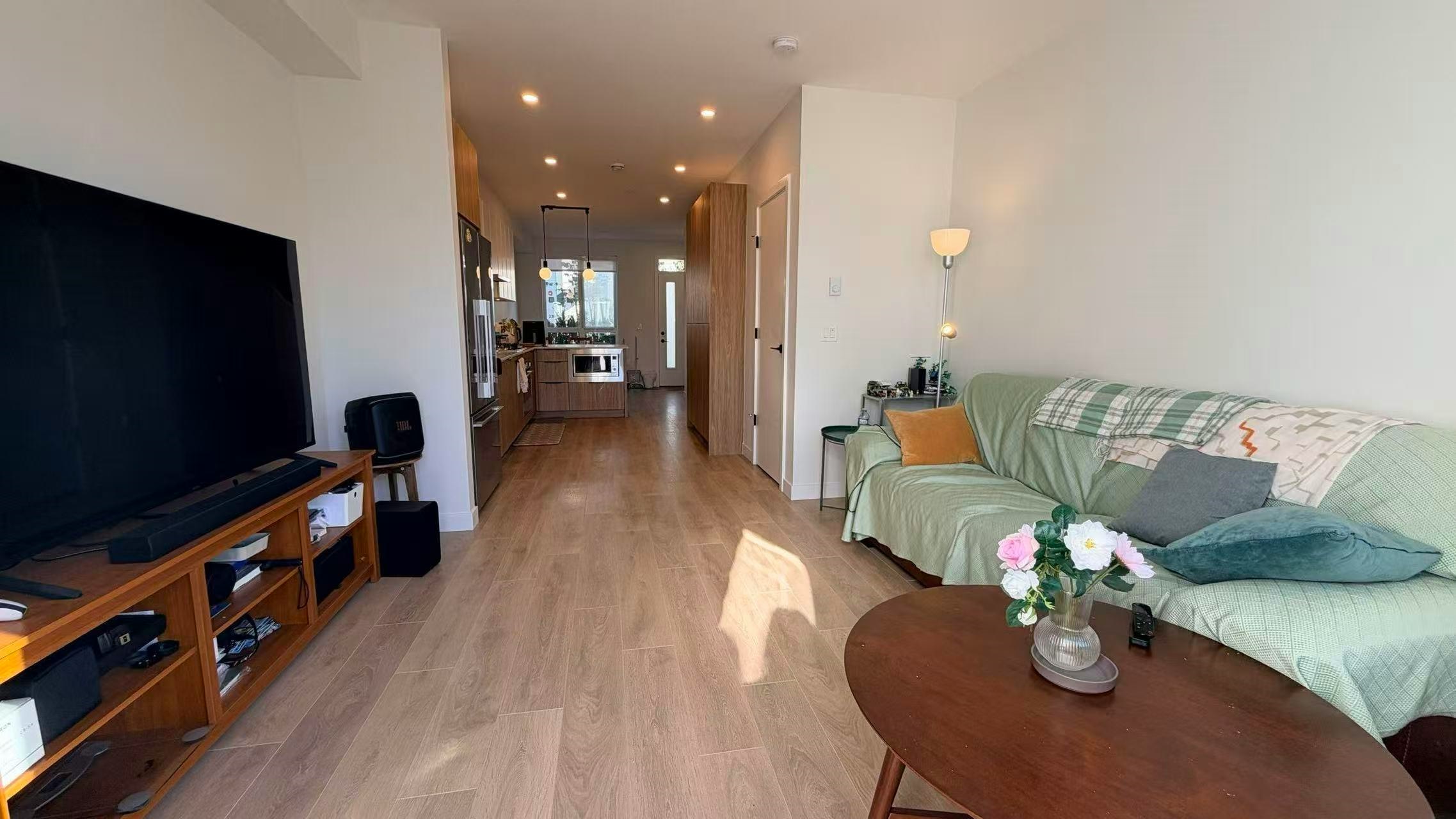 715 Ducklow Street, Coquitlam, BC, V3J 0P7 - 6