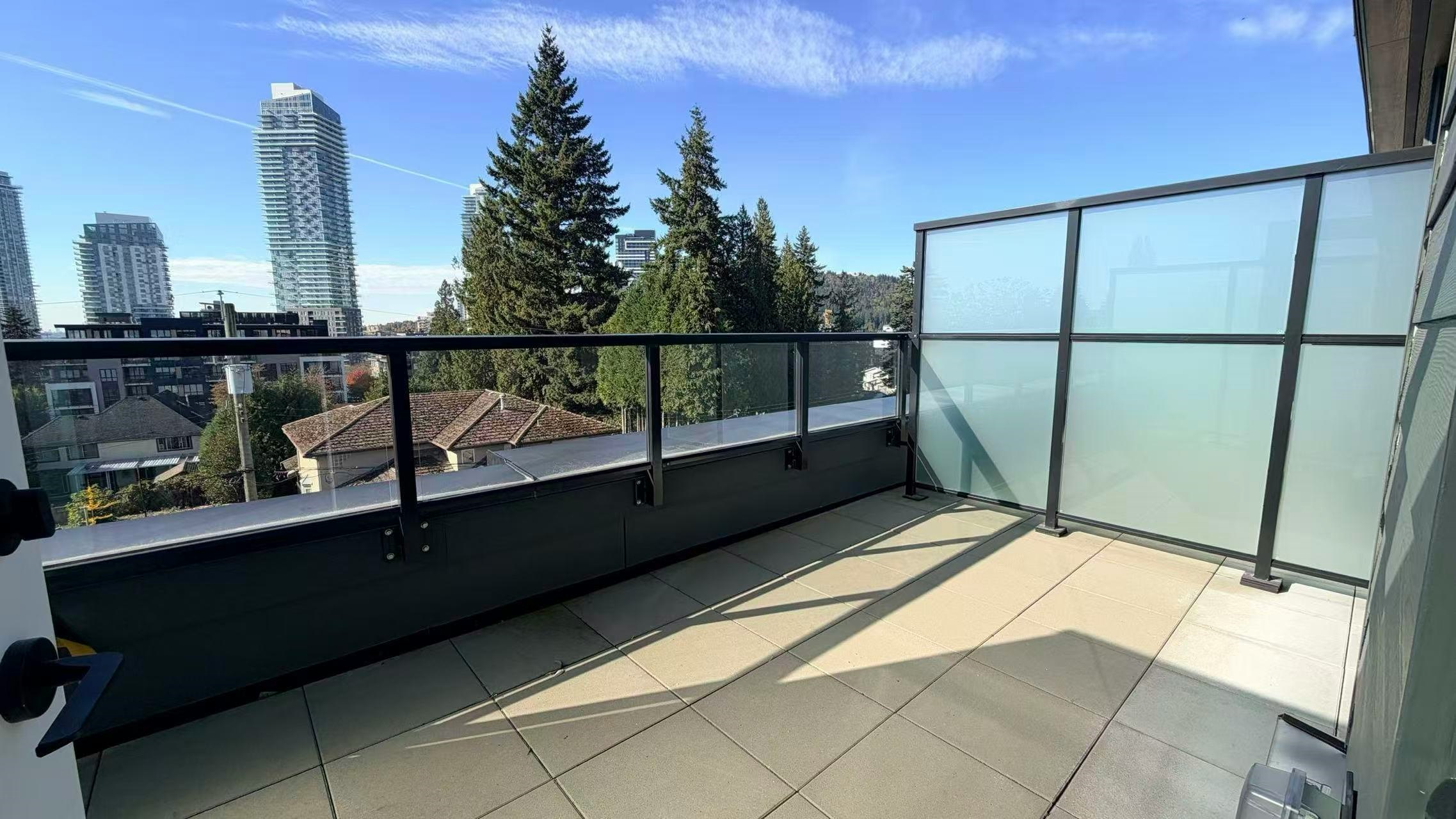 715 Ducklow Street, Coquitlam, BC, V3J 0P7 - 2