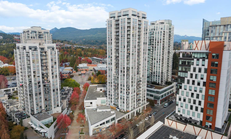 608-2979 Glen Drive