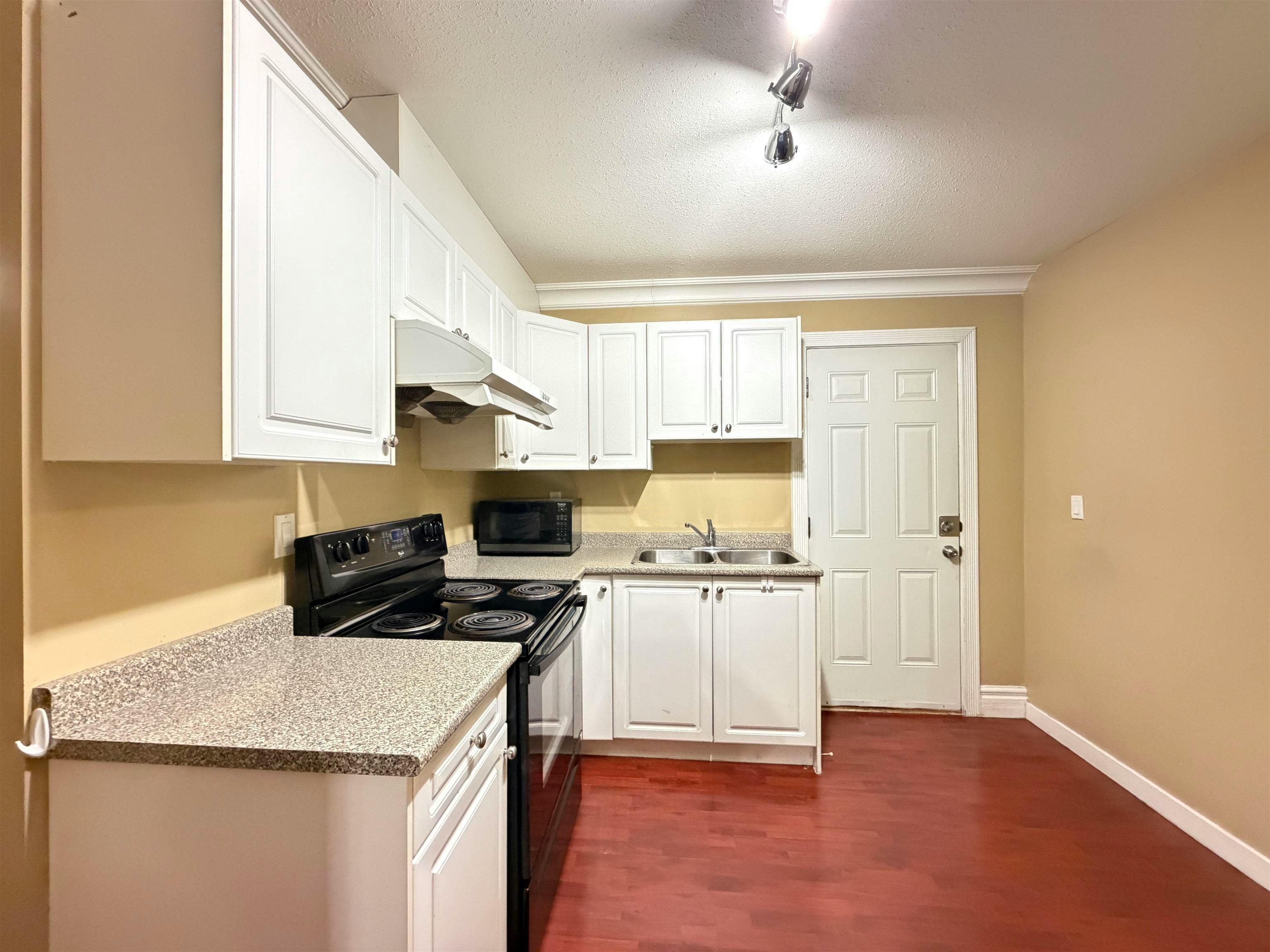 1BD-7730 Nelson Avenue, Burnaby, BC, V5J 4C9 - 2