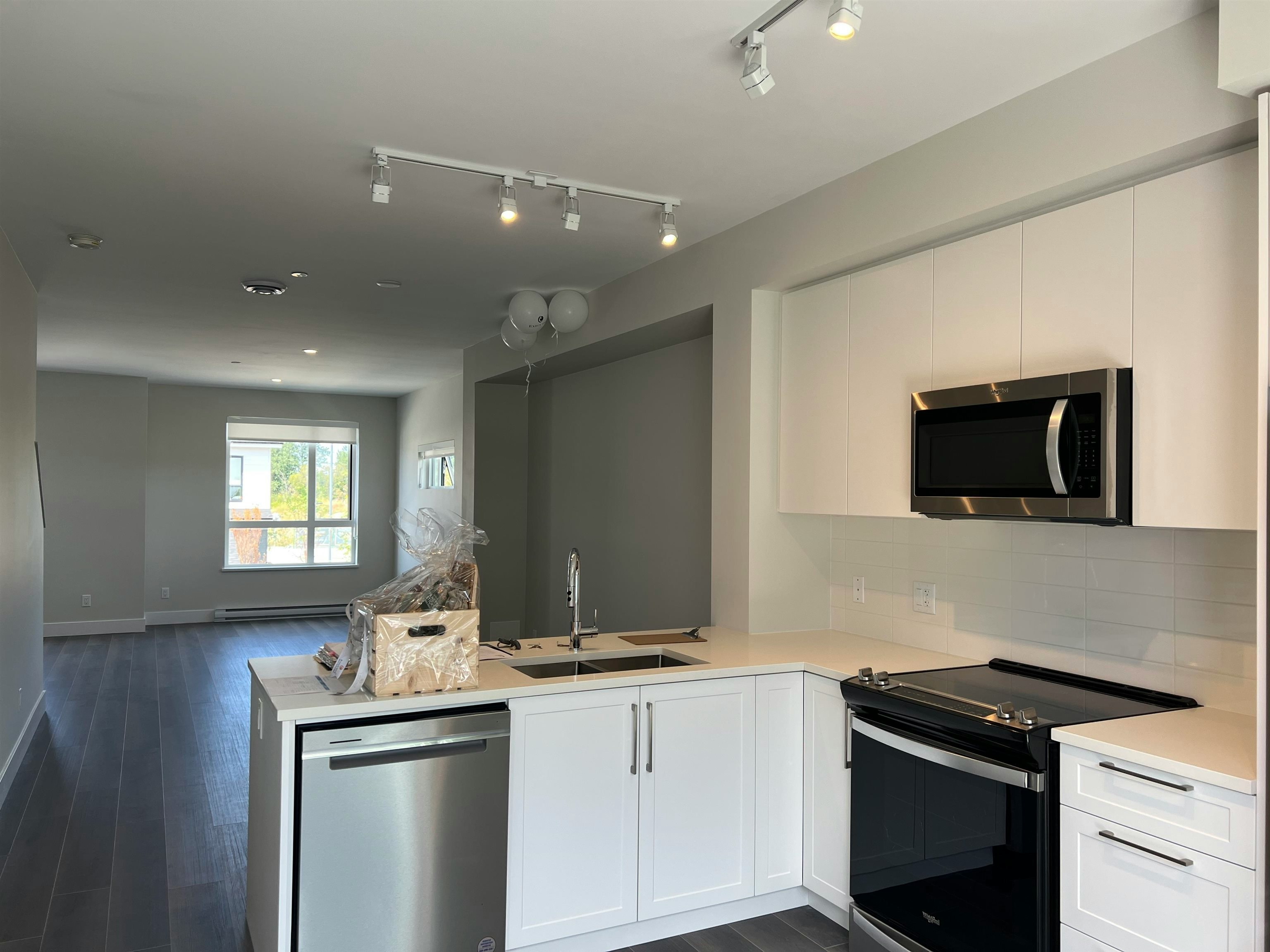 10-4745 Spruce Way, Delta, BC, V4M 0E8 - 3