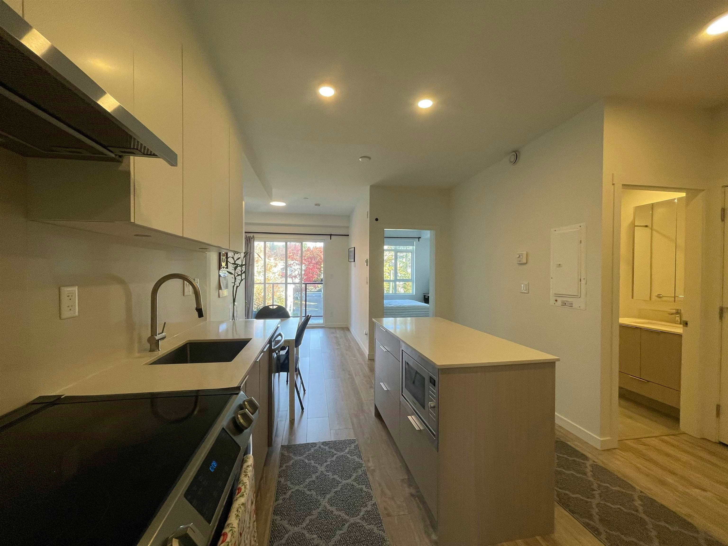 529-13968 Laurel Drive, Surrey, BC, V3T 1A8 - 14