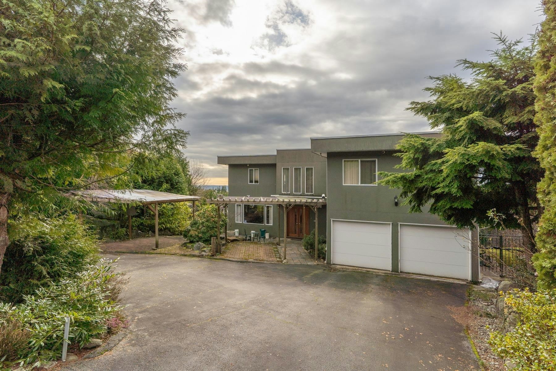 4582 Woodgreen Court, West Vancouver, BC, V7S 2V7 - 2