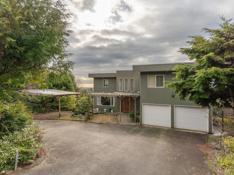 4582 Woodgreen Court, West Vancouver, BC, V7S 2V7 - 2