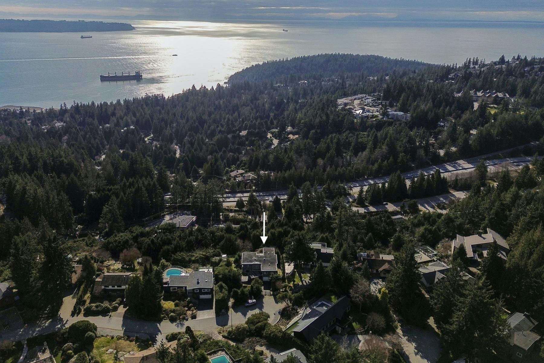 4582 Woodgreen Court, West Vancouver, BC, V7S 2V7