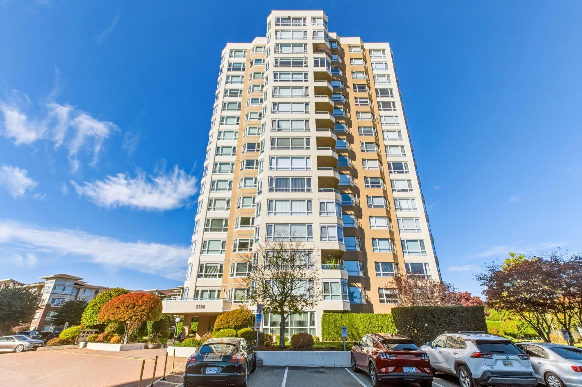 1201-3190 Gladwin Road, Abbotsford, BC, V2T 5T2
