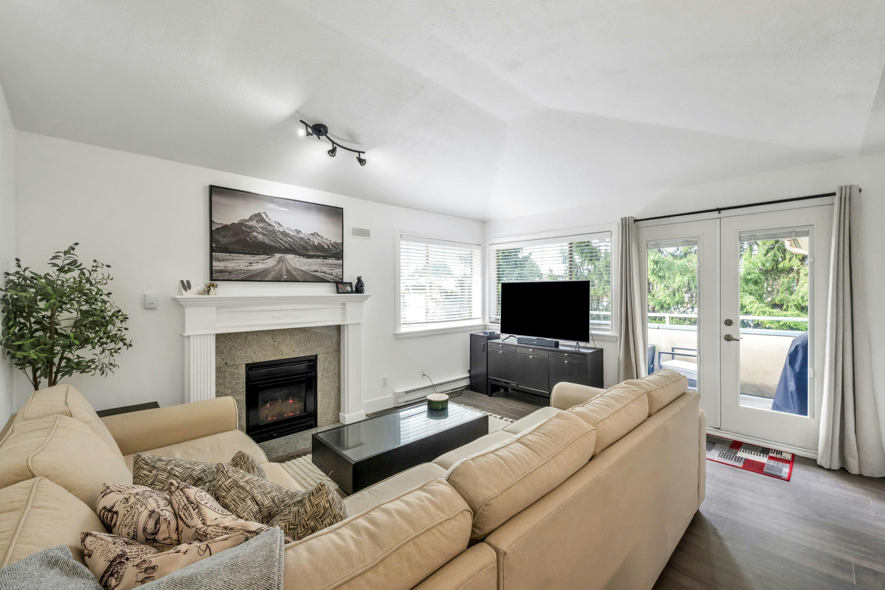 308-33675 Marshall Road - 3