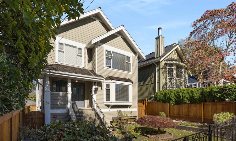 35 W 15th Avenue