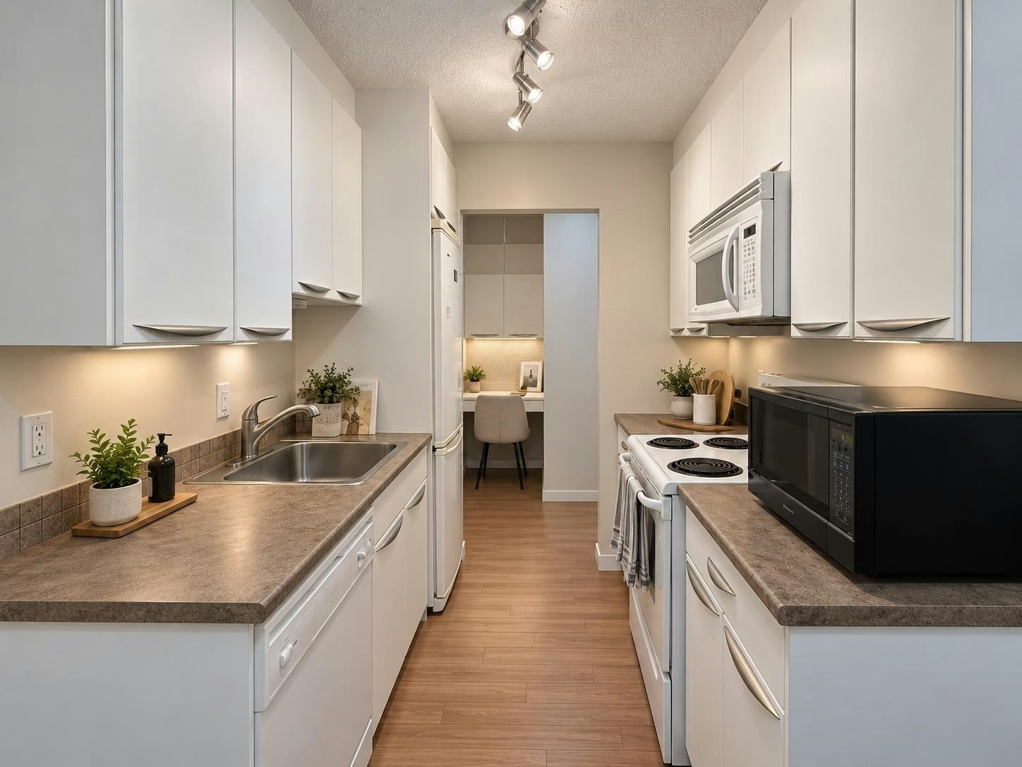 206-211 W 3rd Street - 3