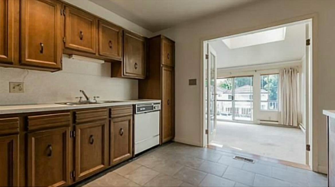 2214 E 4th Avenue - 5