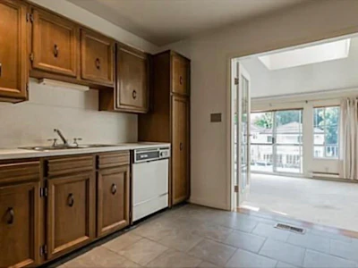 2214 E 4th Avenue - 5