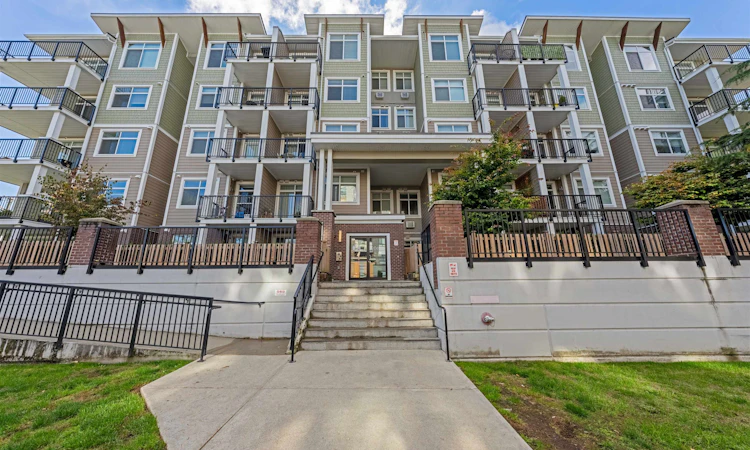 119-20696 Eastleigh Crescent