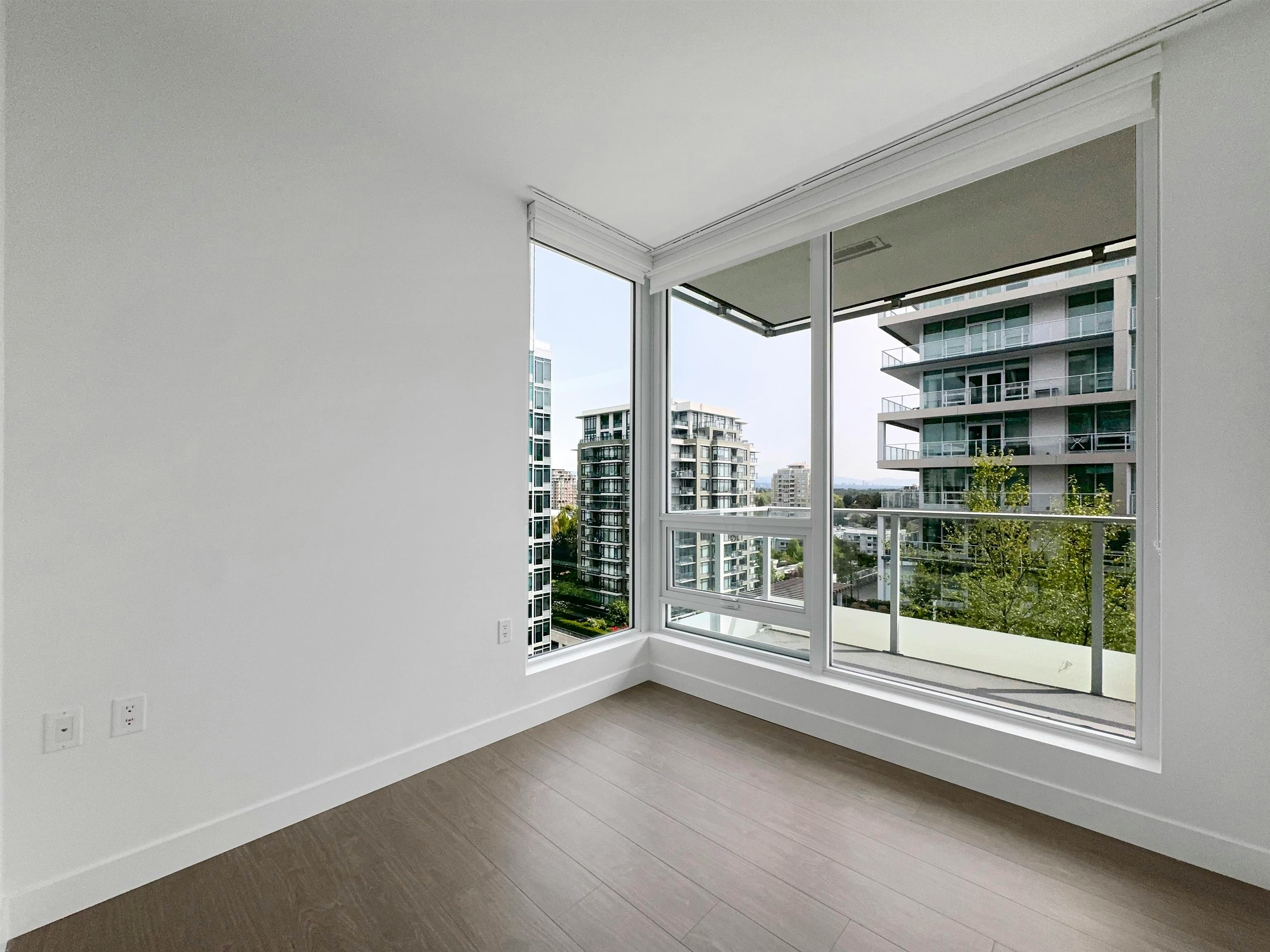 11xx-6320 No 3 Road, Richmond, BC, V6Y 0L5 - 12