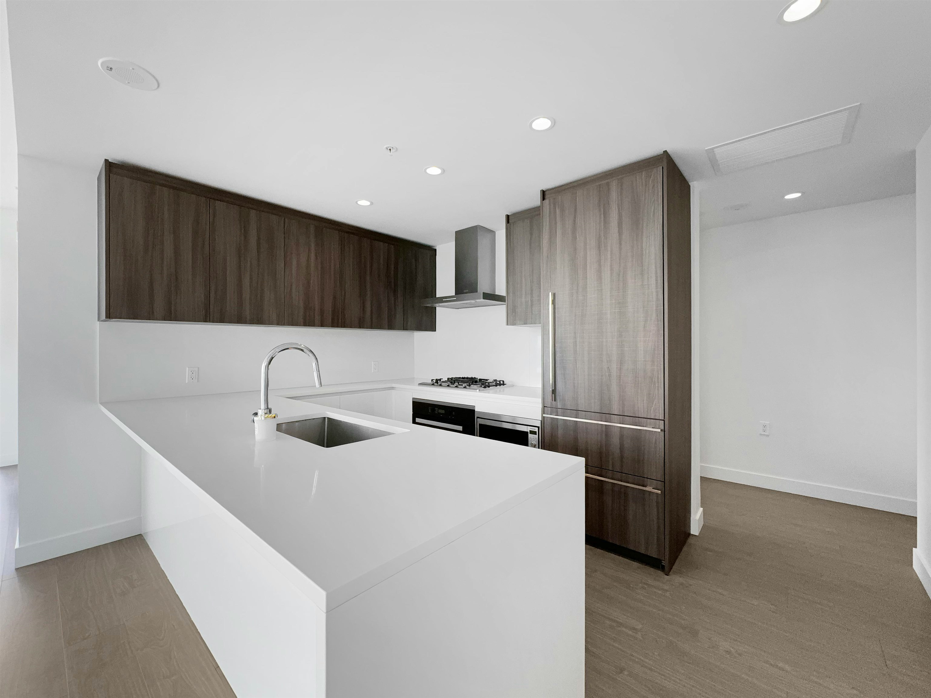 11xx-6320 No 3 Road, Richmond, BC, V6Y 0L5