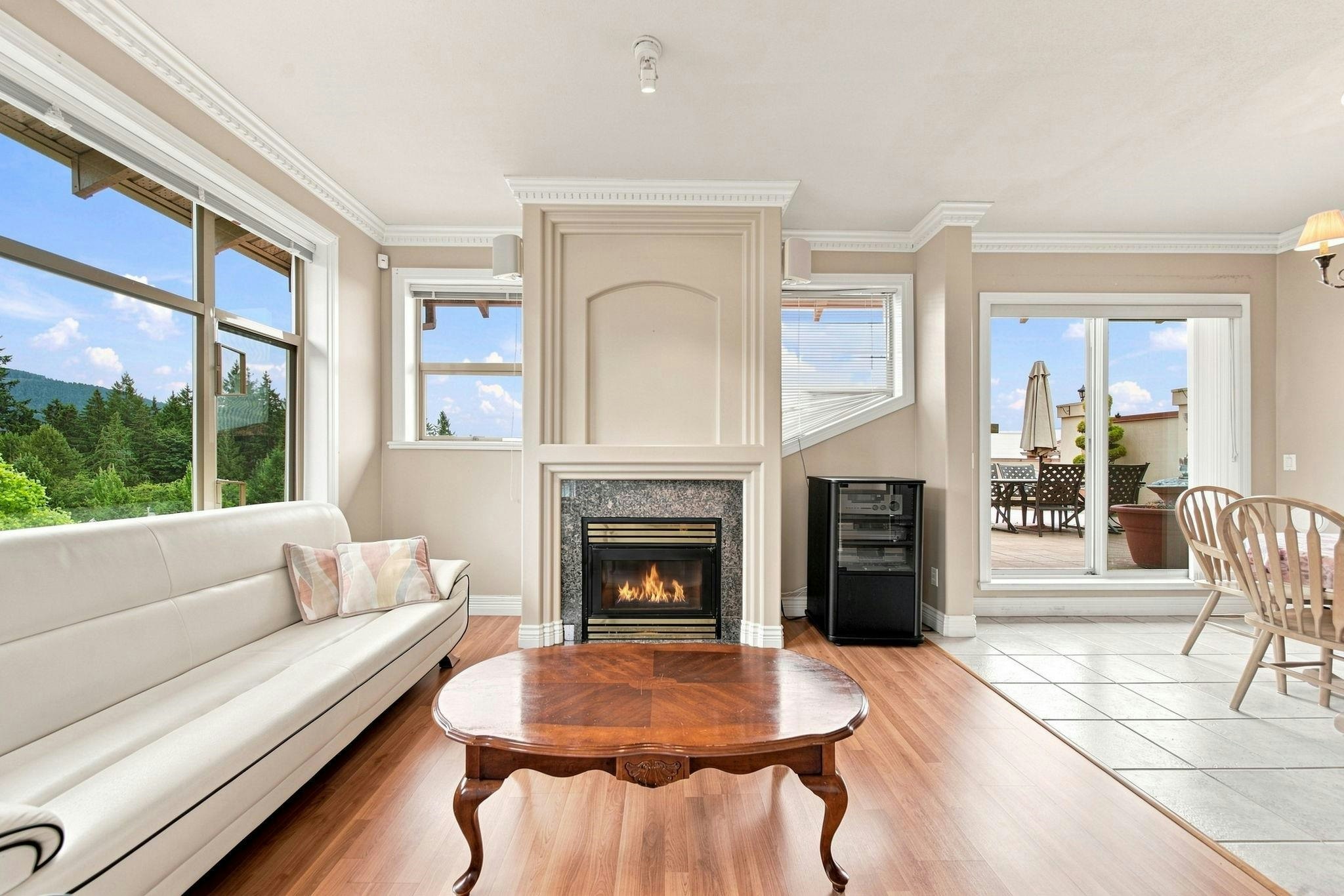 302-3176 Plateau Boulevard - 2