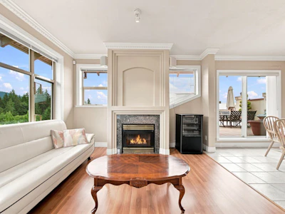 302-3176 Plateau Boulevard - 2