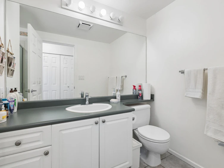 PH12-223 Mountain Highway, North Vancouver, BC, V7J 3V3 - 23
