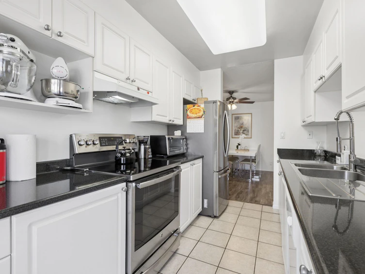 PH12-223 Mountain Highway, North Vancouver, BC, V7J 3V3 - 20