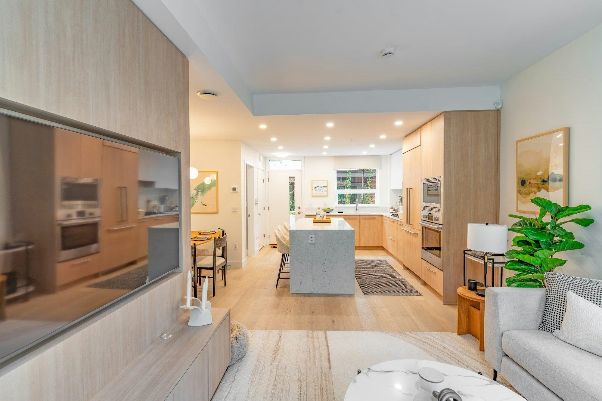 140-2050 Glenaire Drive, North Vancouver, BC, V7P 1Y3