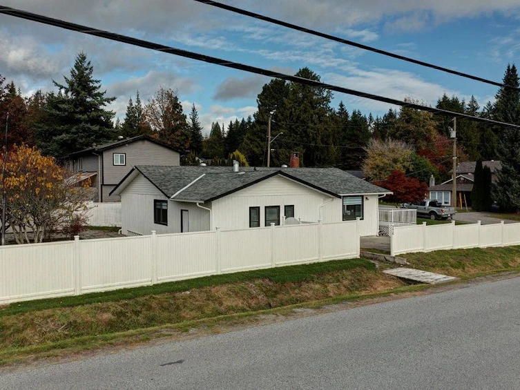 776 Seacot Way, Gibsons, BC, V0N 1V9 - 5