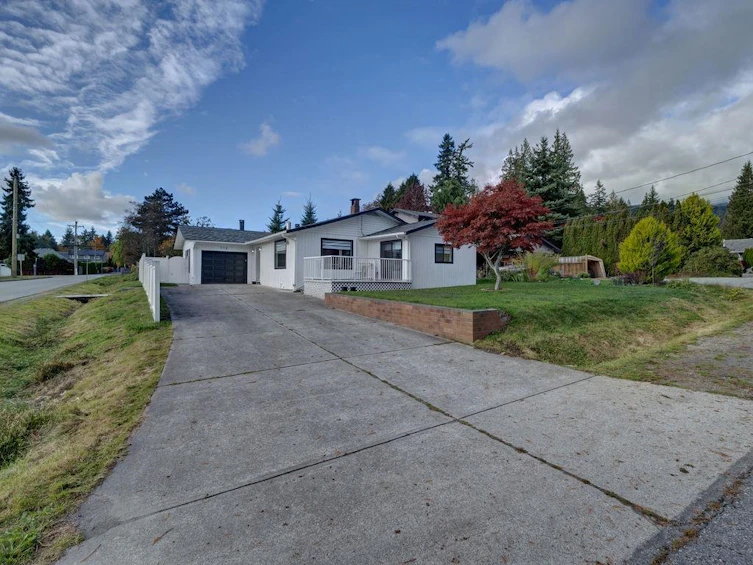 776 Seacot Way, Gibsons, BC, V0N 1V9 - 4