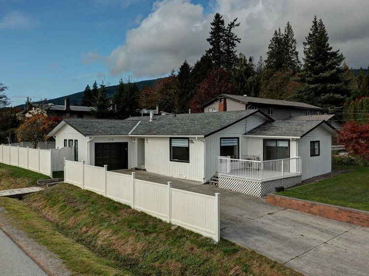 776 Seacot Way, Gibsons, BC, V0N 1V9 - 2