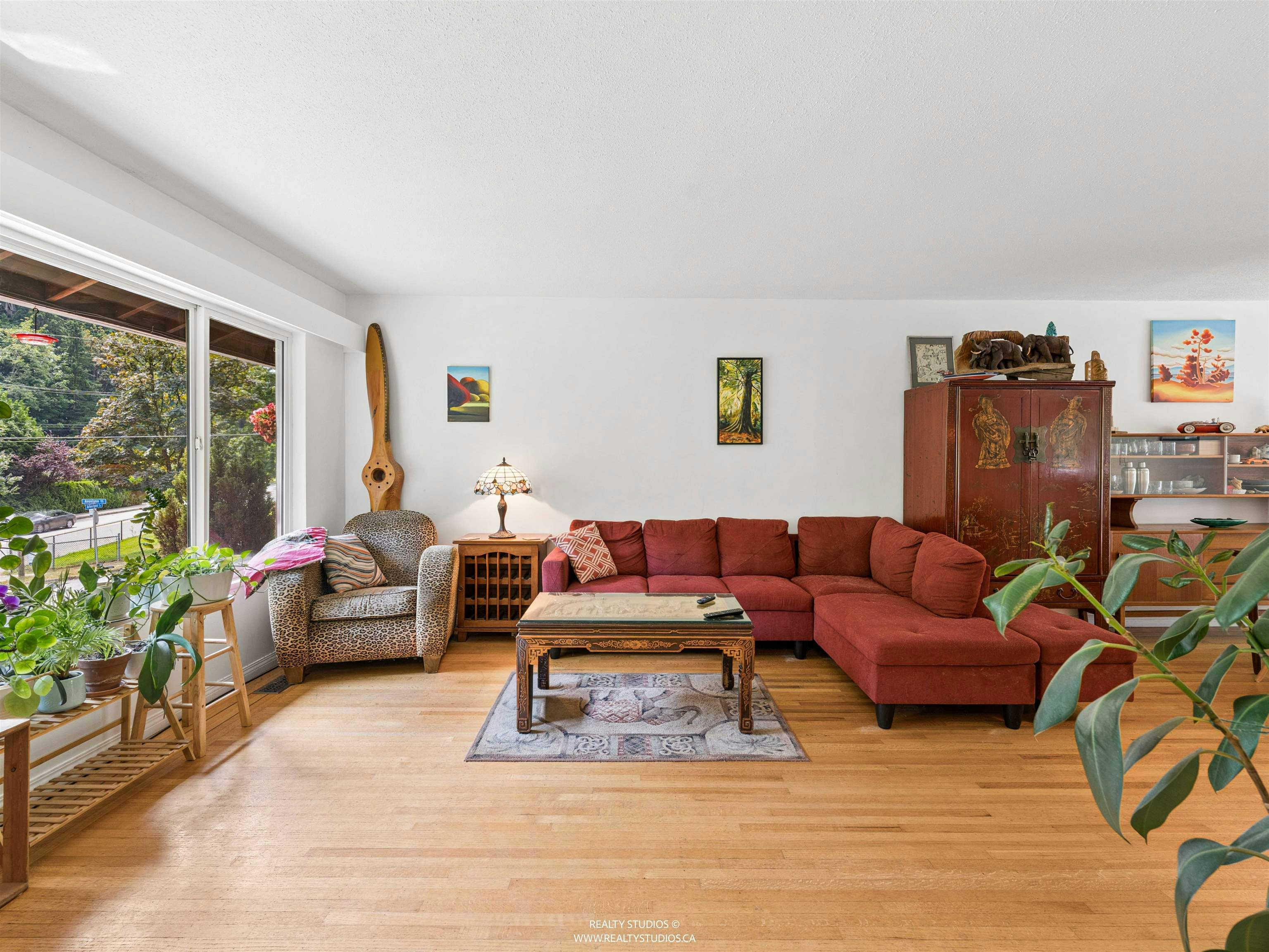 1525 Avonlynn Crescent - 5