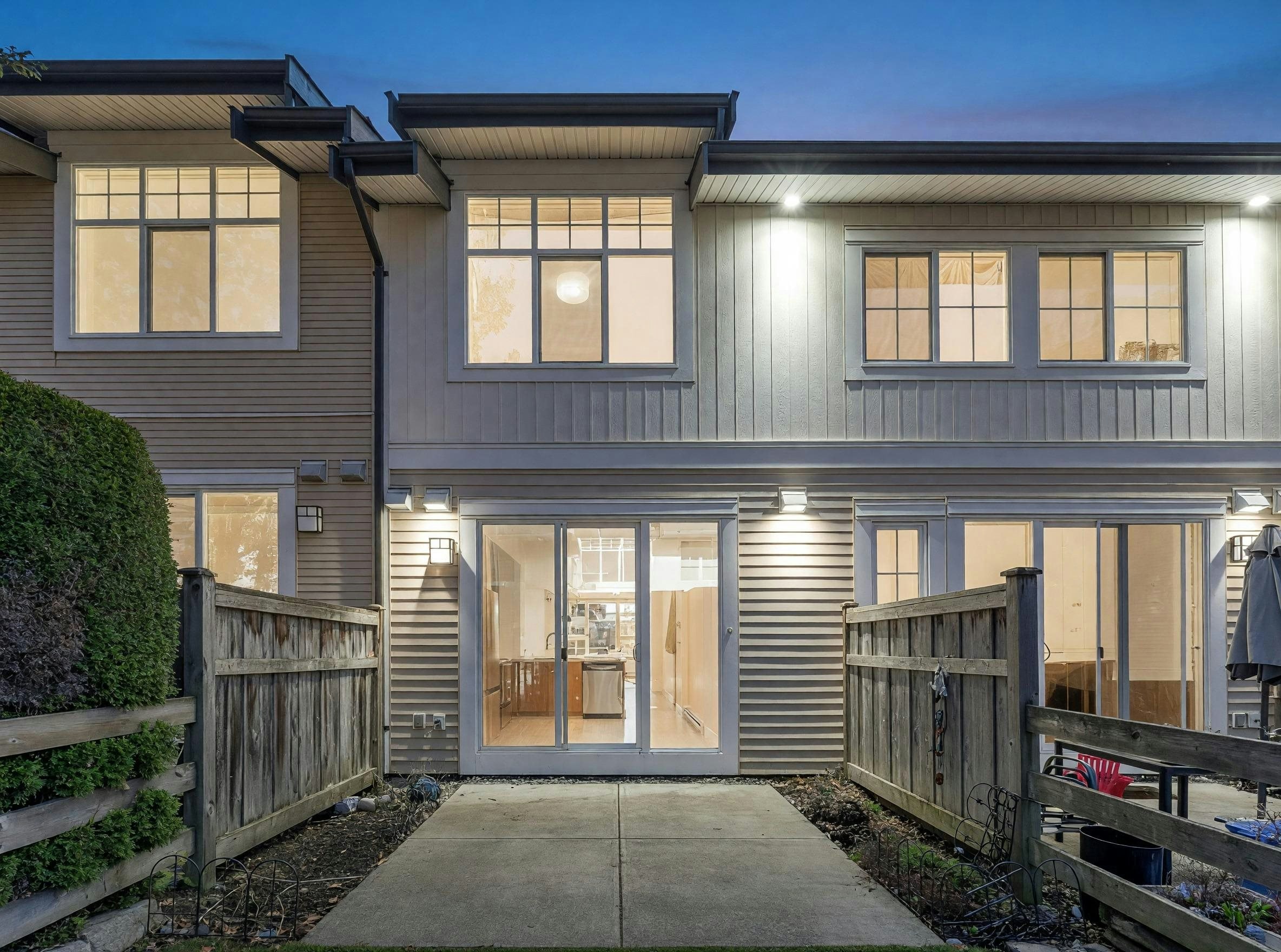 224-2450 161a Street Street, Surrey, BC, V3Z 8K4