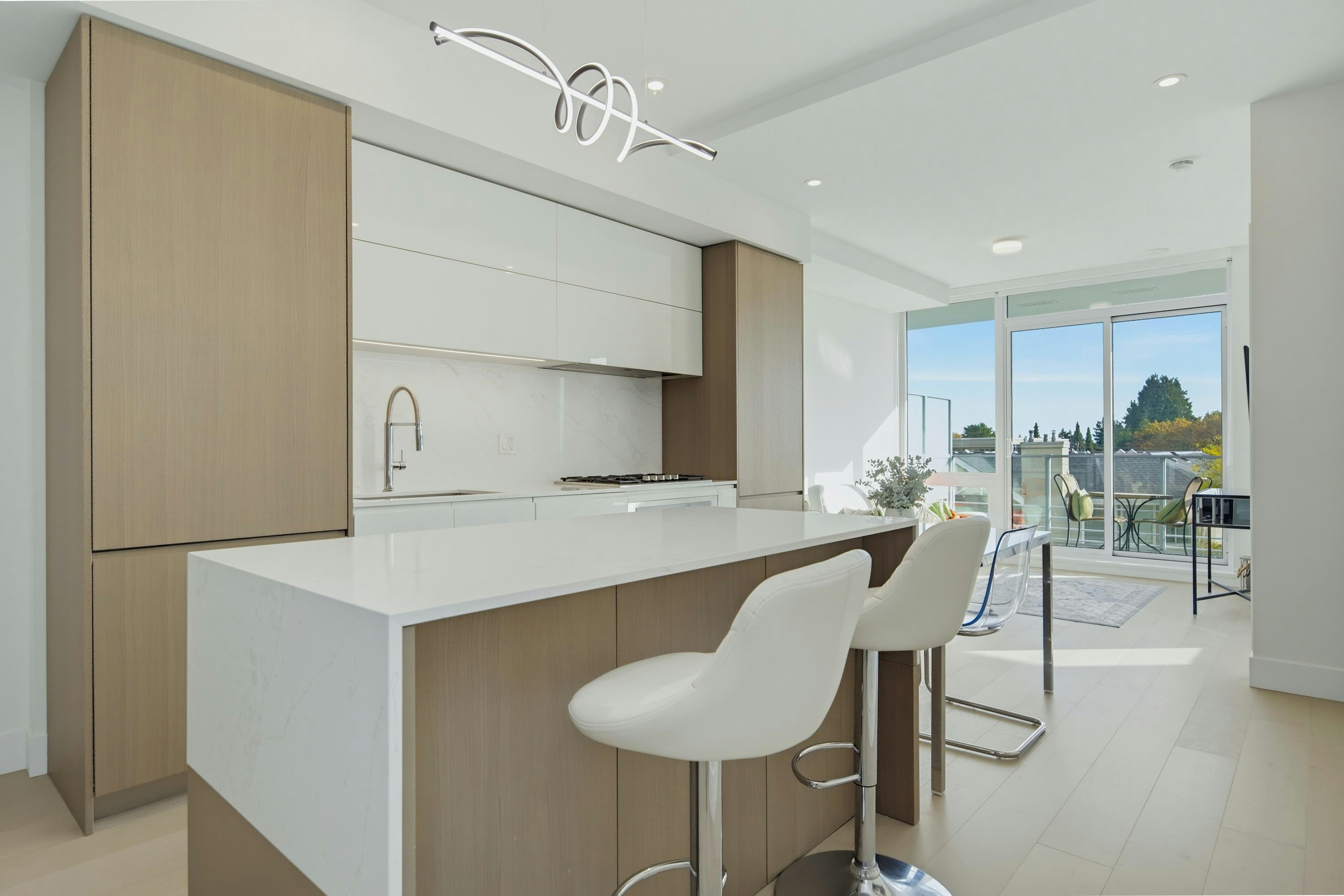 406-1342 Johnston Road - 5