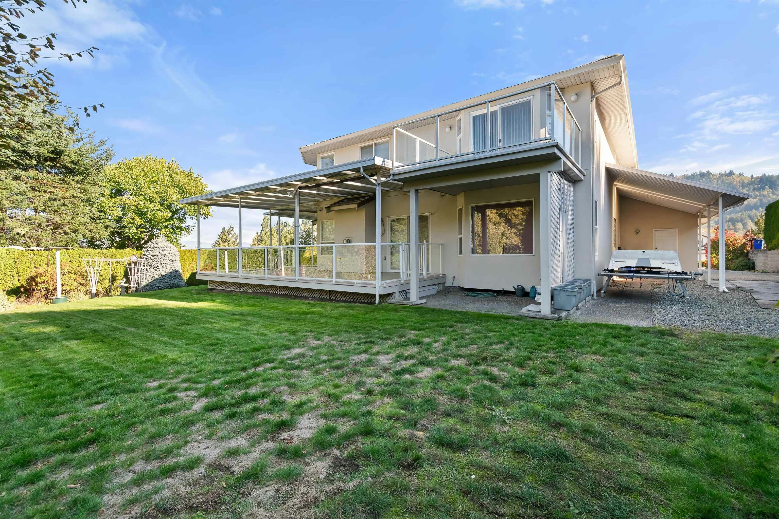5659 Viewpoint Place - 5