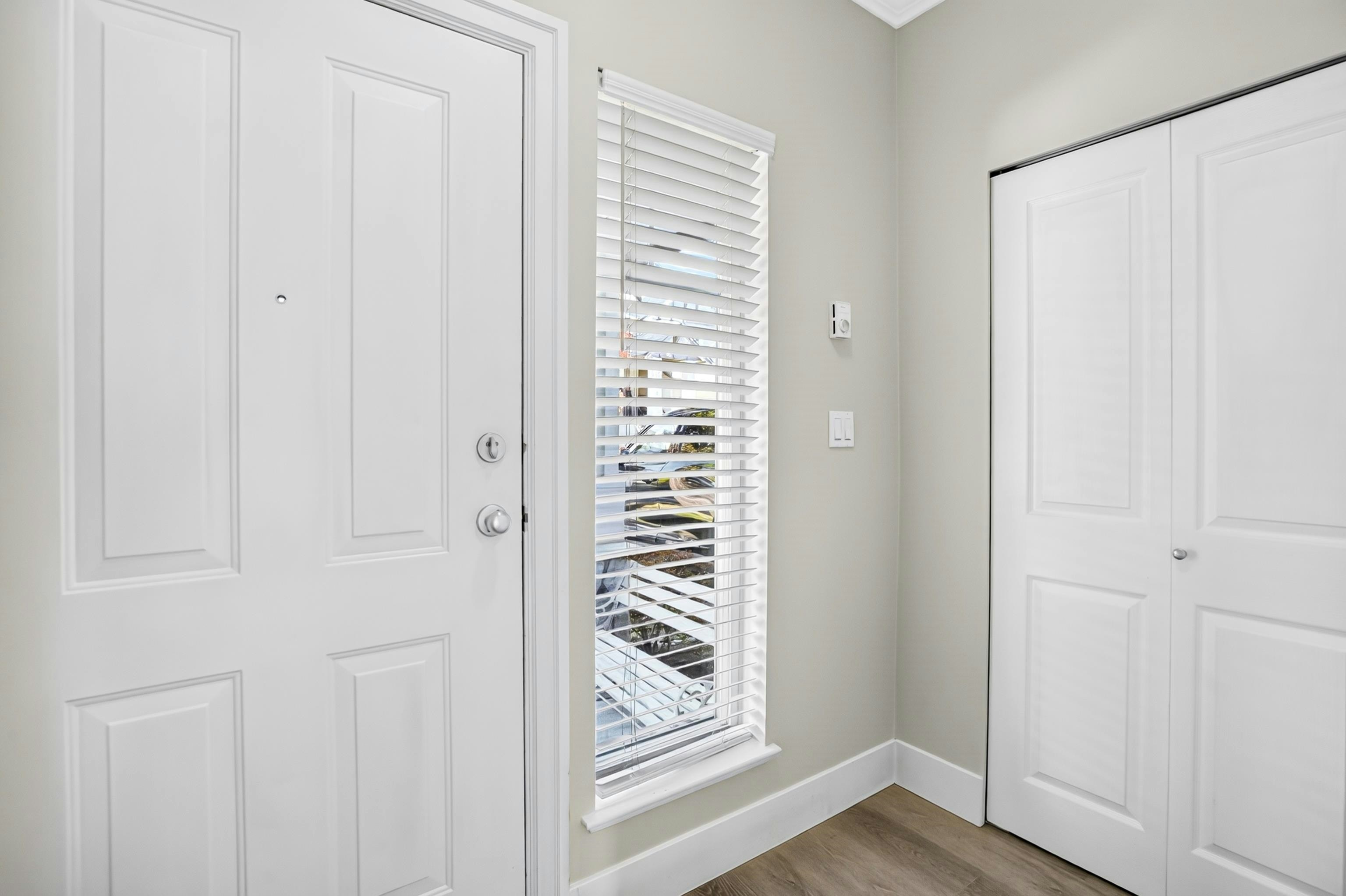 72-18221 68 Avenue - 4