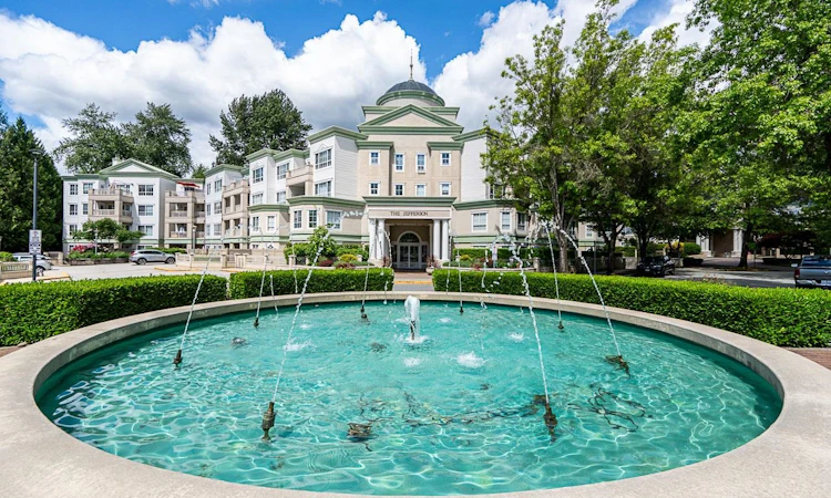 211-2975 Princess Crescent