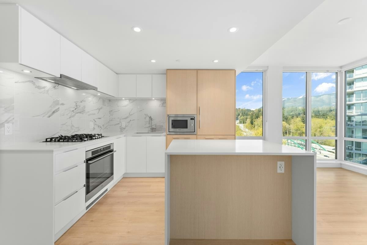 1202-1500 Fern Street, North Vancouver, BC, V7J 1H6 - 3