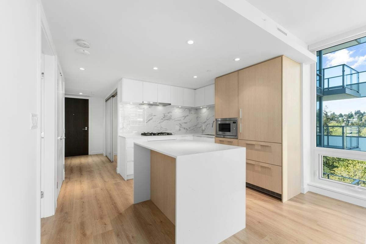 1202-1500 Fern Street, North Vancouver, BC, V7J 1H6 - 4