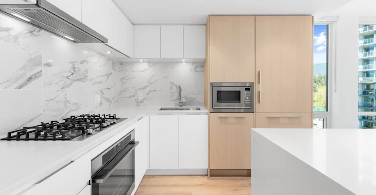 1202-1500 Fern Street, North Vancouver, BC, V7J 1H6 - 2