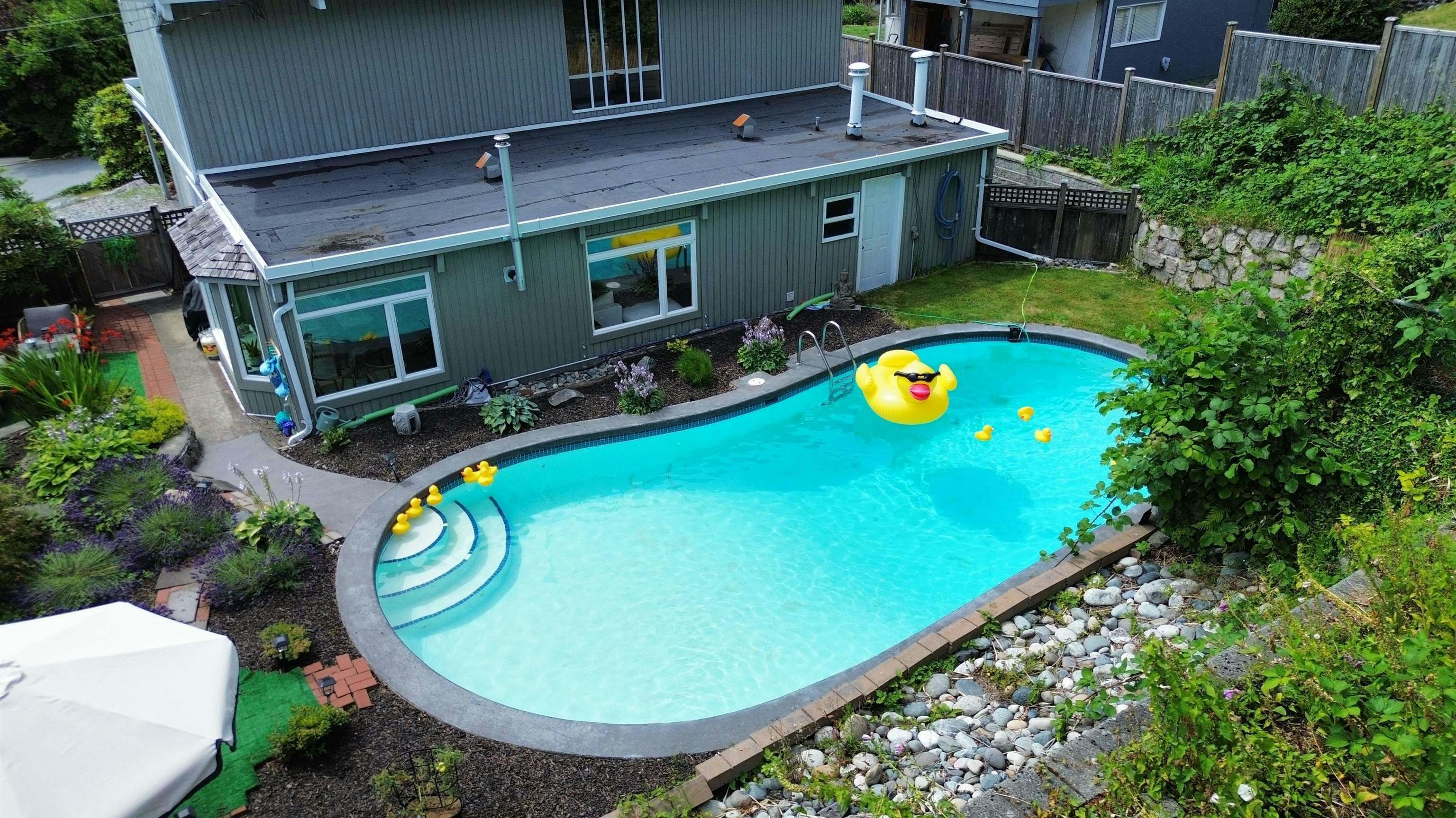 442 Monteray Avenue - 4