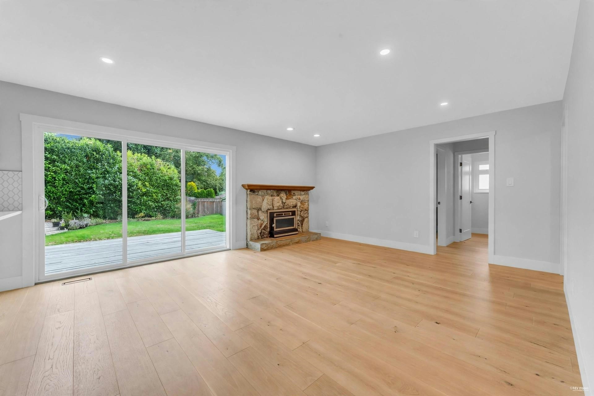 14** 134a Street, Surrey, BC, V4A 9A5 - 27