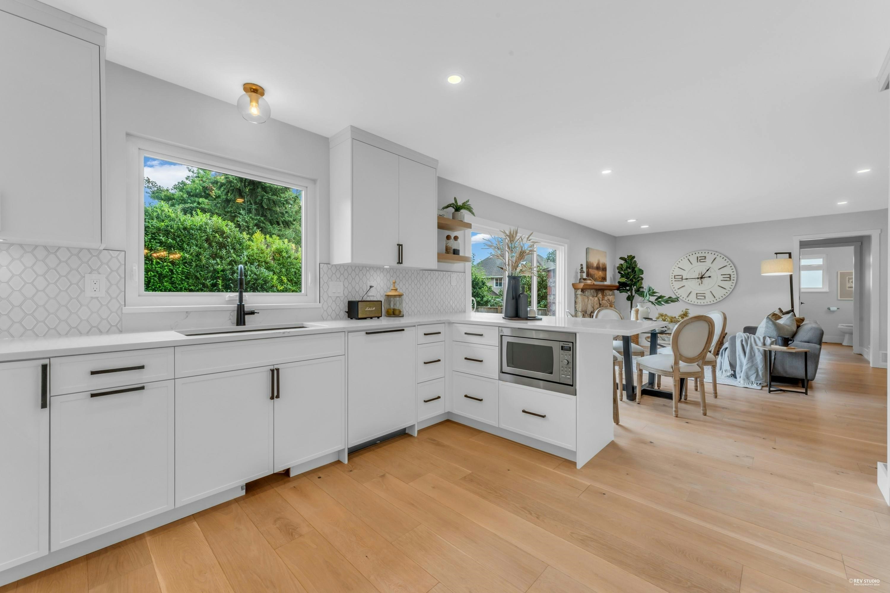 14** 134a Street, Surrey, BC, V4A 9A5 - 24